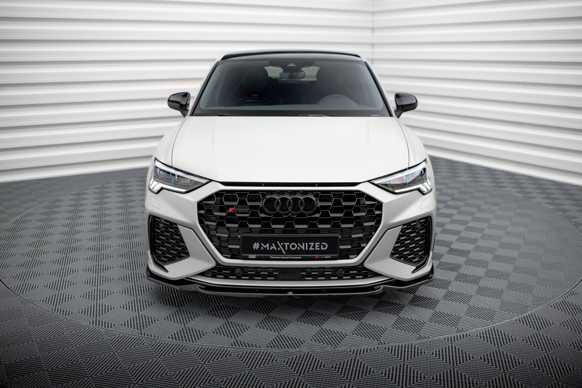 Maxton Design Frontspoiler V.1 Audi RSQ3 F3 2019-