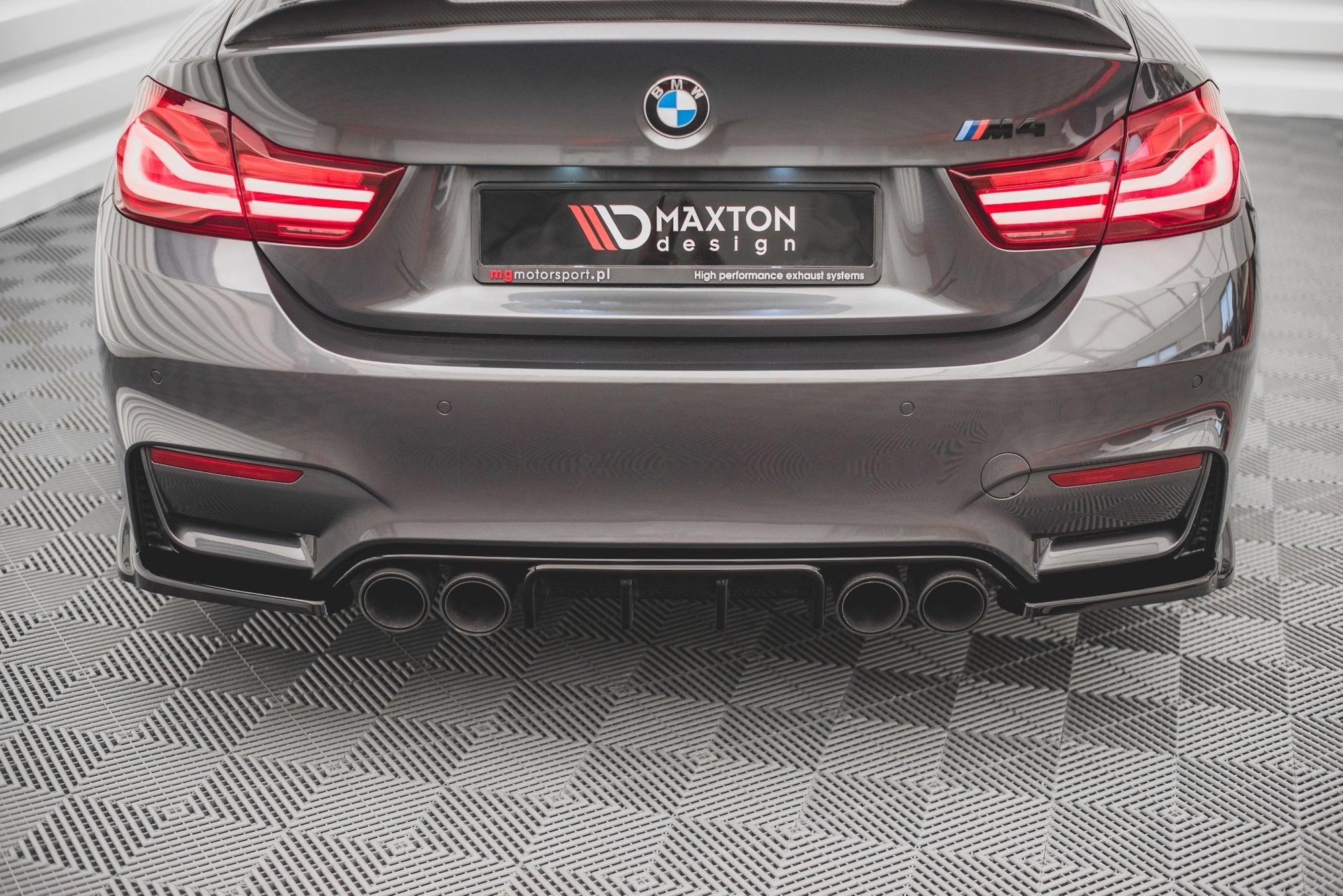 Maxton Design Heckdiffusor Seitenteile V.3 BMW M4 F82 / Competition / CS / F83