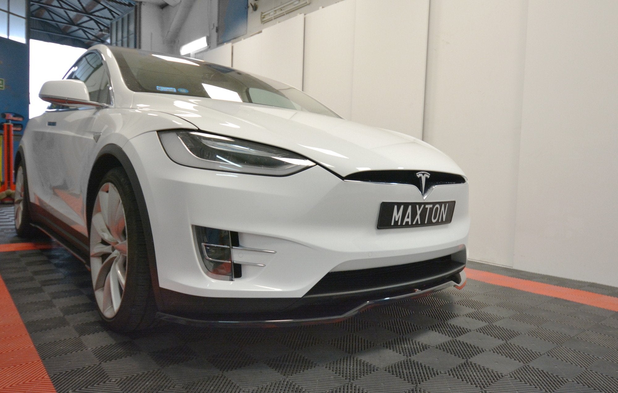 Maxton Design Frontspoiler V.2 | Tesla Model X 2015-2021